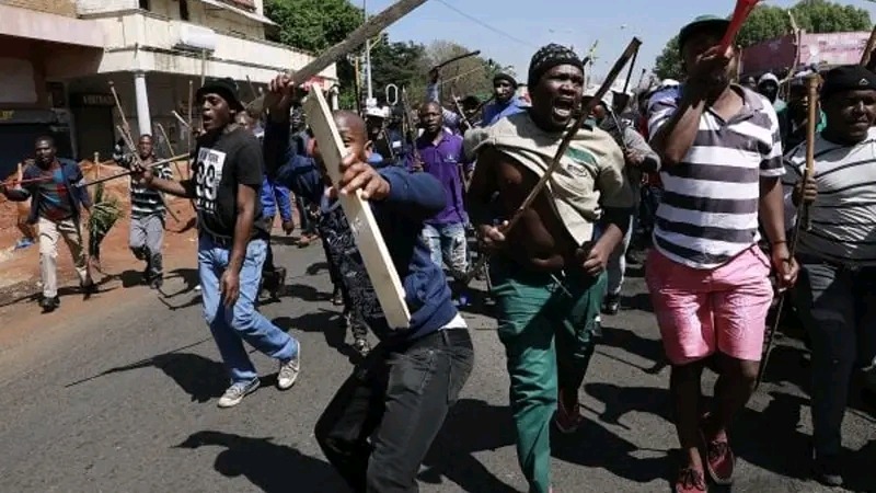 RSA-RDC : la RDC appelle les Congolais à la vigilance dans les régions touchées par l'opération «Dudula»