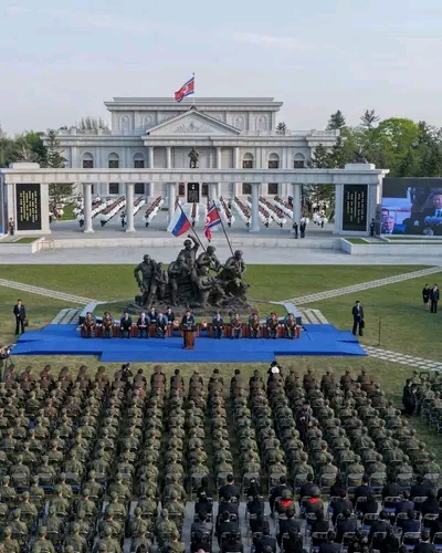 Guerre en Ukraine : Le ministre de la défense Russe Andreï Belousov visite le nouveau musée à Pyongyang et l'exposition des chars et des blindés occidentaux